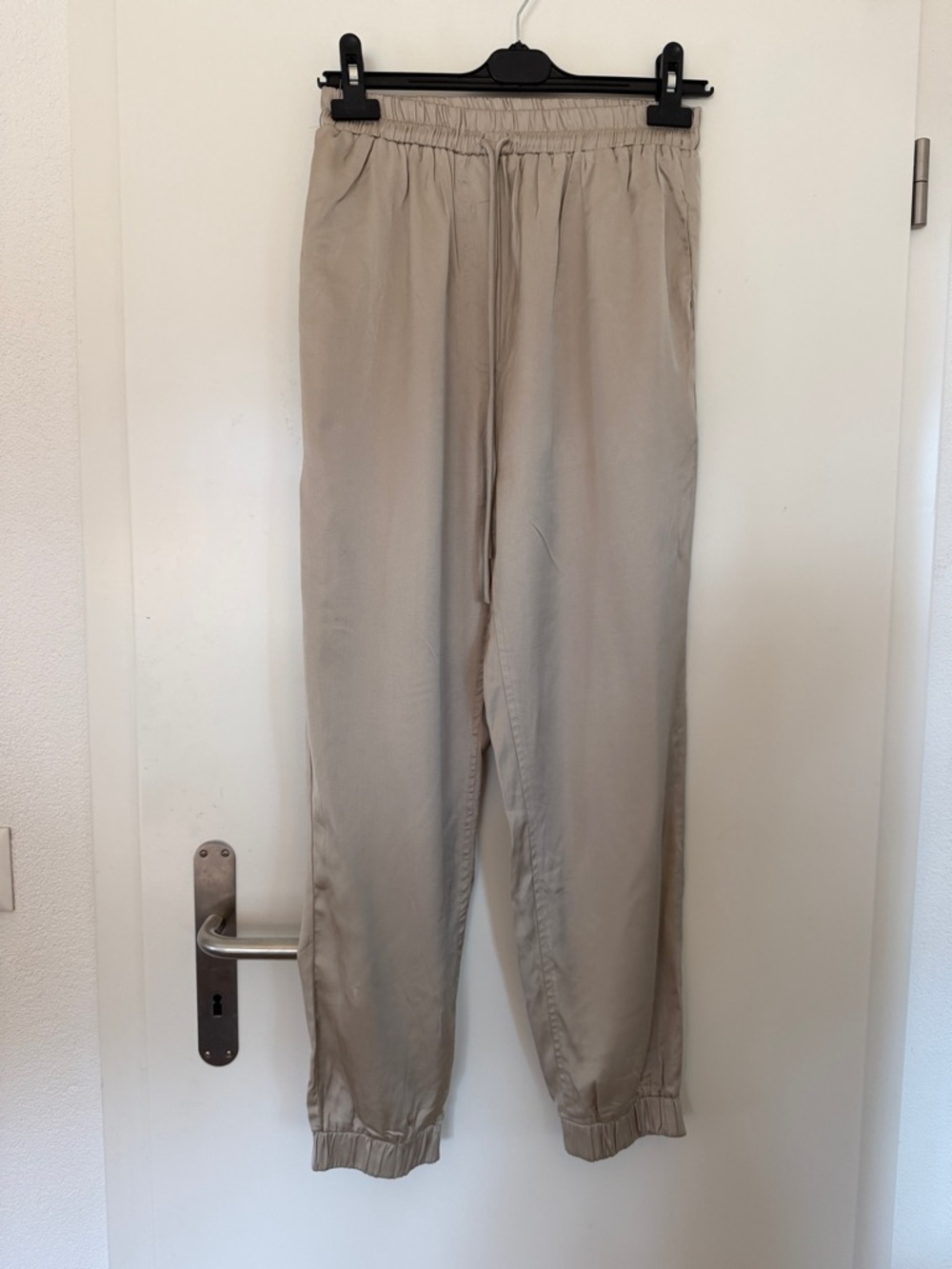 Ladies combo 2 pants, 1 sleeveless crop top, Elastic-Waist Beige Pants
